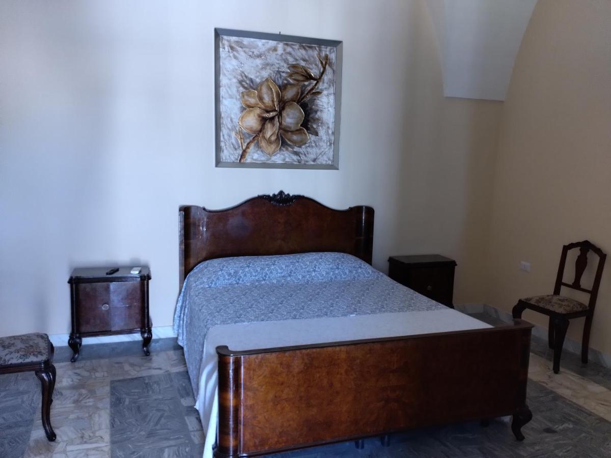 Palazzo Costantini Bed & Breakfast San Donato di Lecce Exterior photo