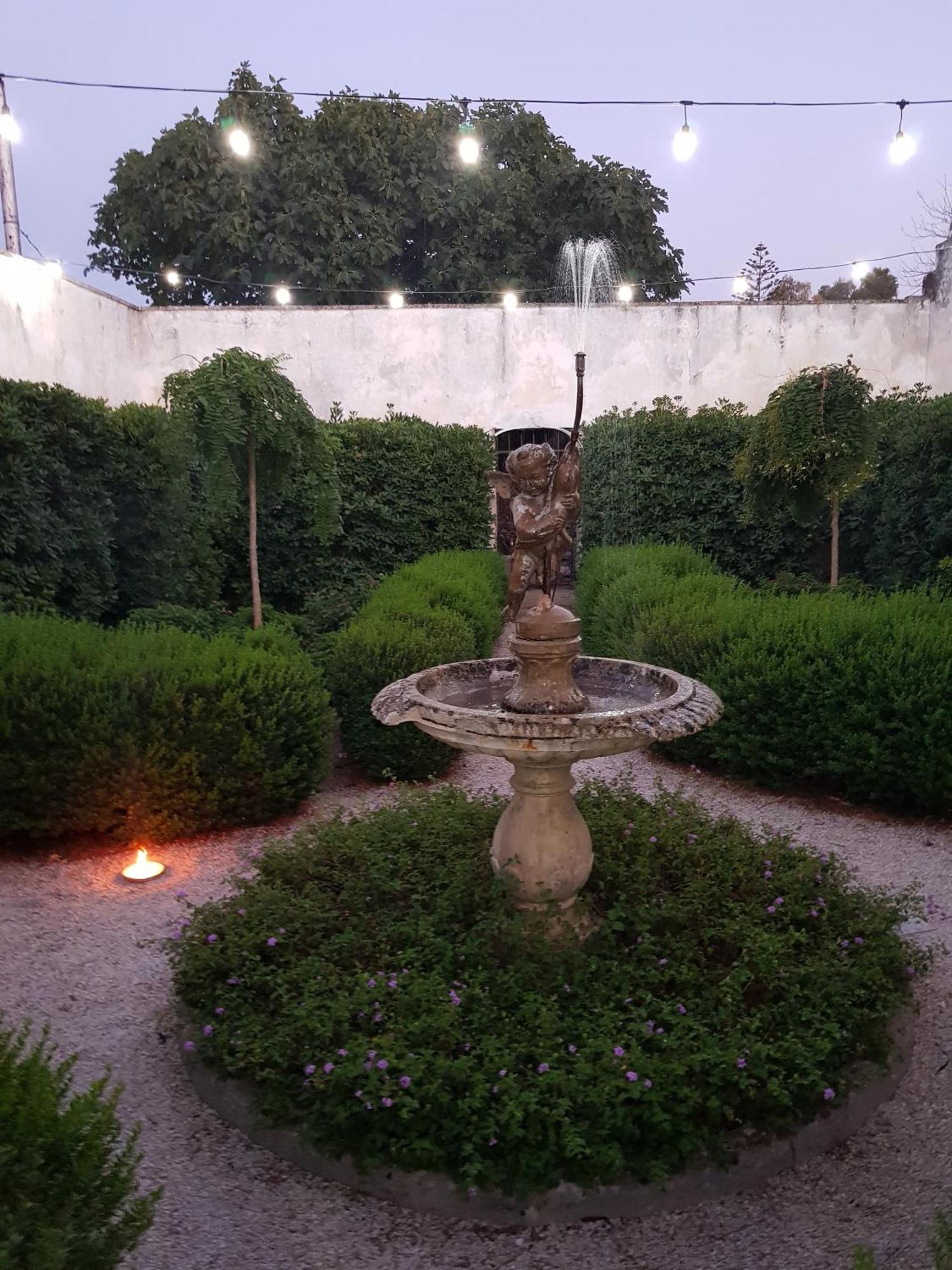 Palazzo Costantini Bed & Breakfast San Donato di Lecce Exterior photo